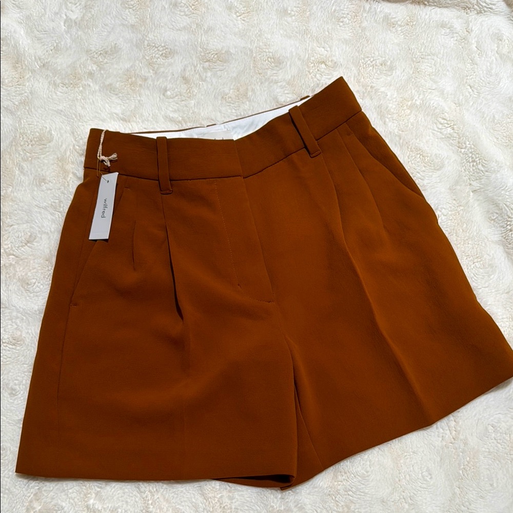 Wilfred Effortless Shorts mid thigh crepette Pleated new size 0 brown chestnut